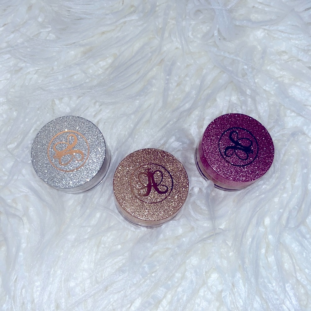 Loose highlighter by Anastasia Beverly Hills